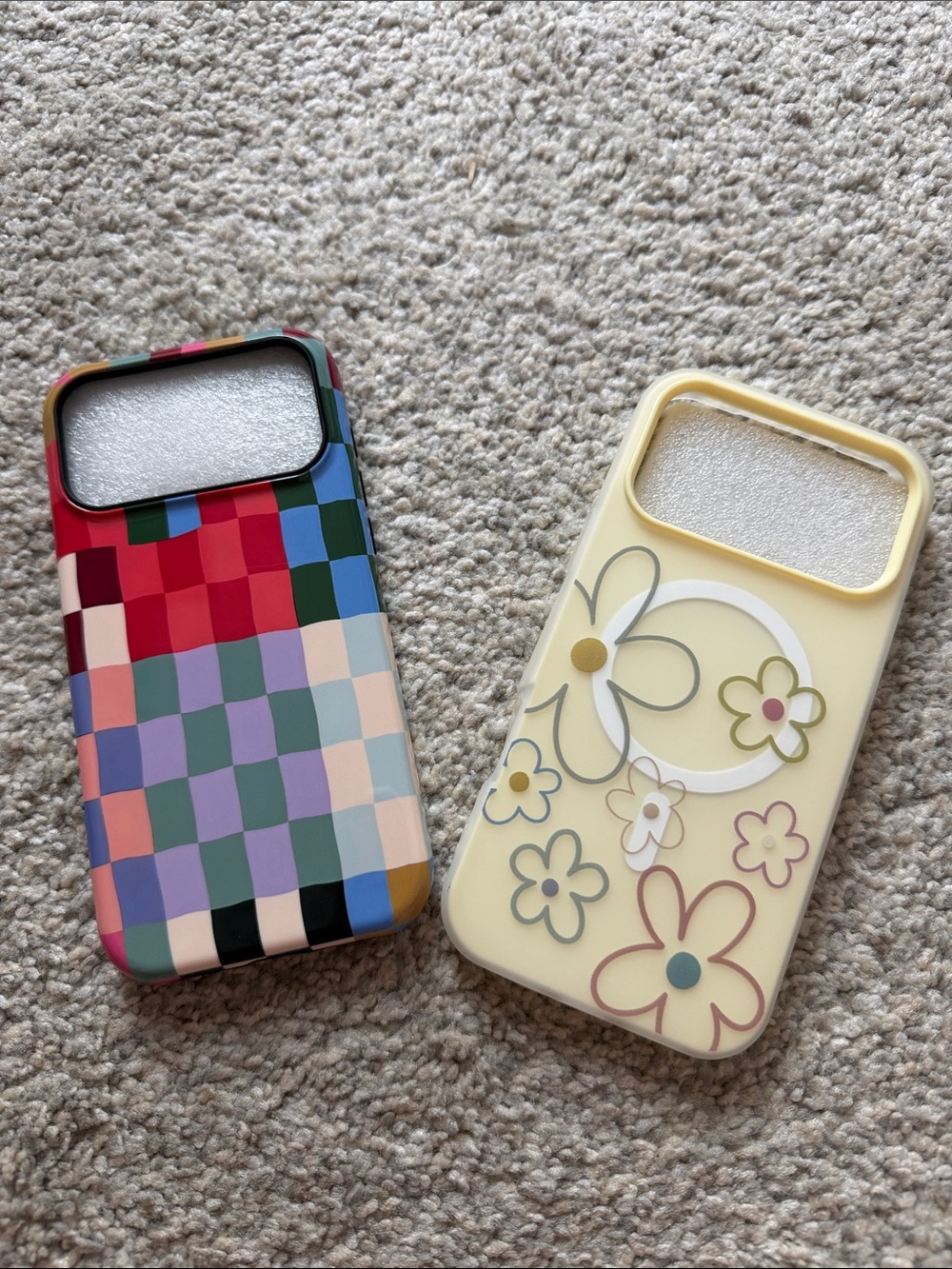 NEW Butter Yellow & Checkered Magnetic Protective Phone Case - iPhone 17 Pro Max